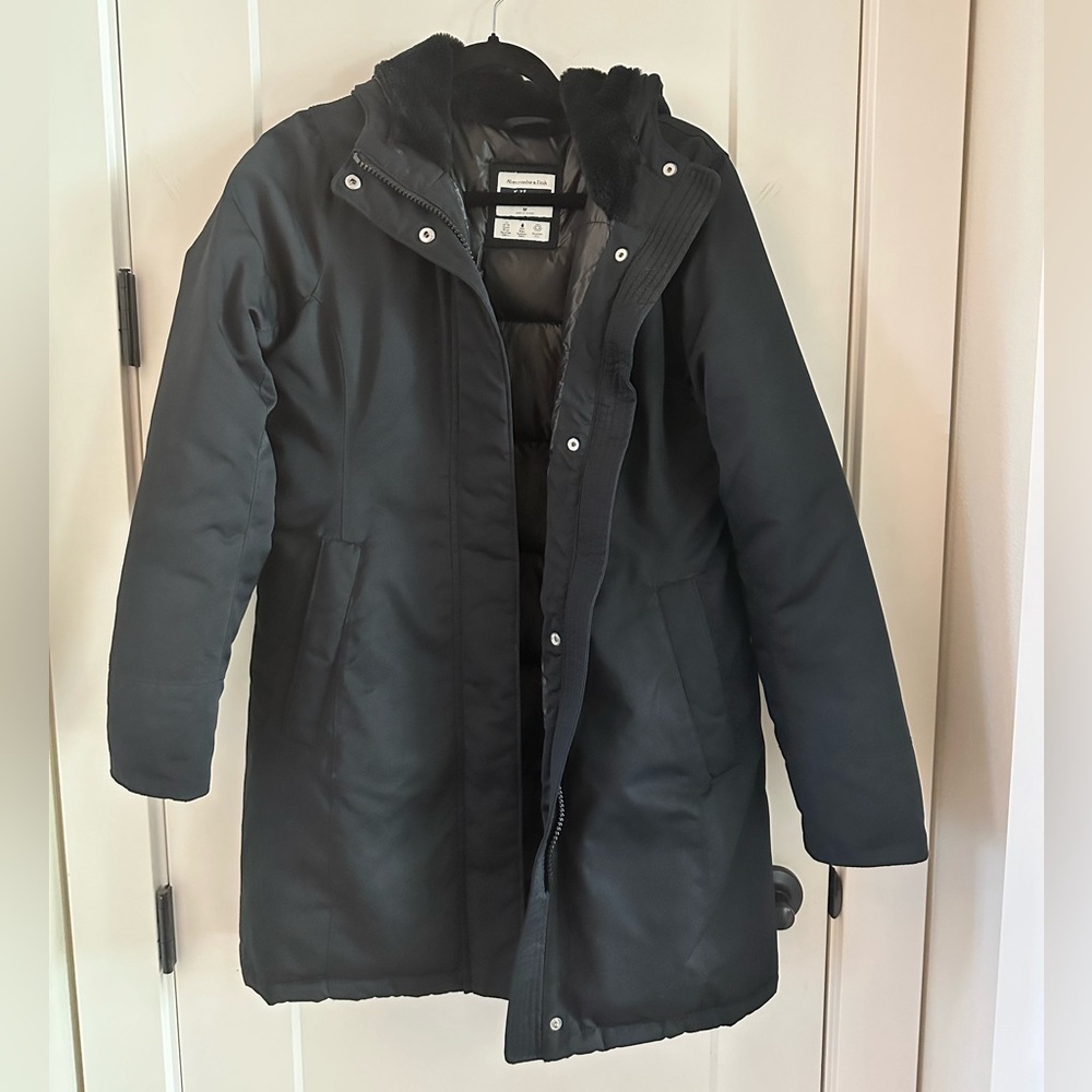 Excellent condition Abercrombie and Fitch Ulta coat size M